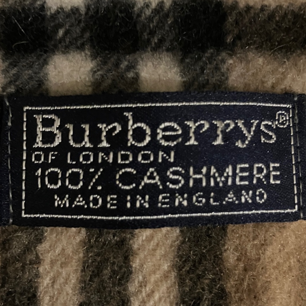 Burberry of London Nova check authentic 💯 Cashmere Plaid Scarf - Picture 2 of 4